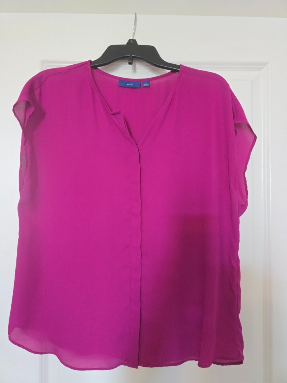 Lady's sleeveless dress top
